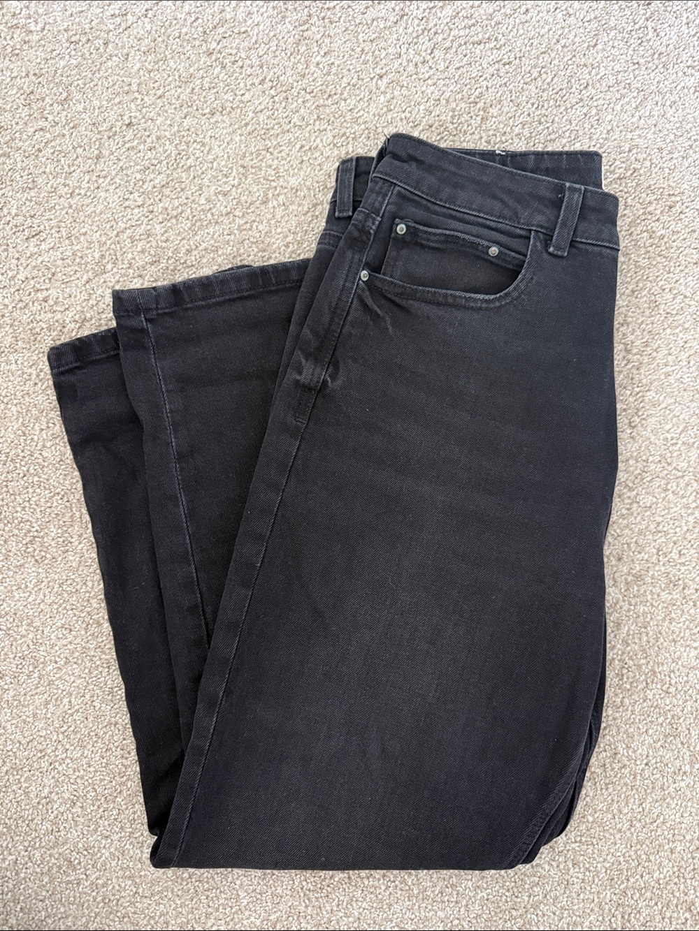 Like new! Zara Women's Straight Leg Jeans — Black